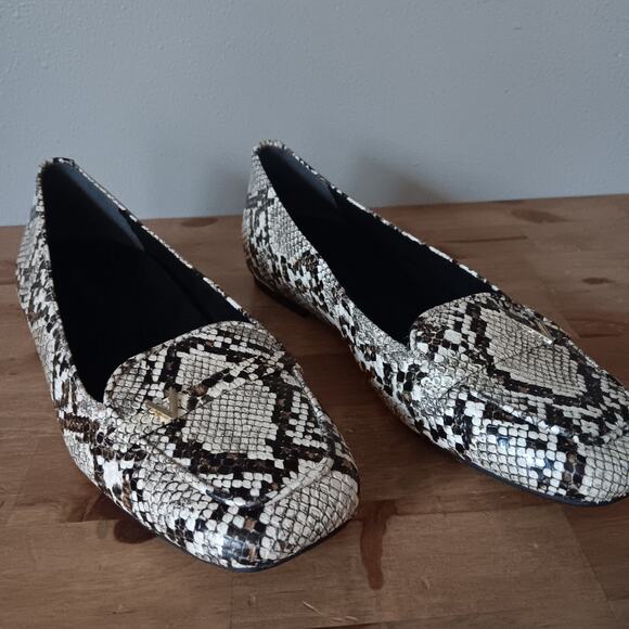 Vionic Hayes Snakeskin Leather Loafer Flats Women's 8.5 Narrow (N) - Picture 5 of 10